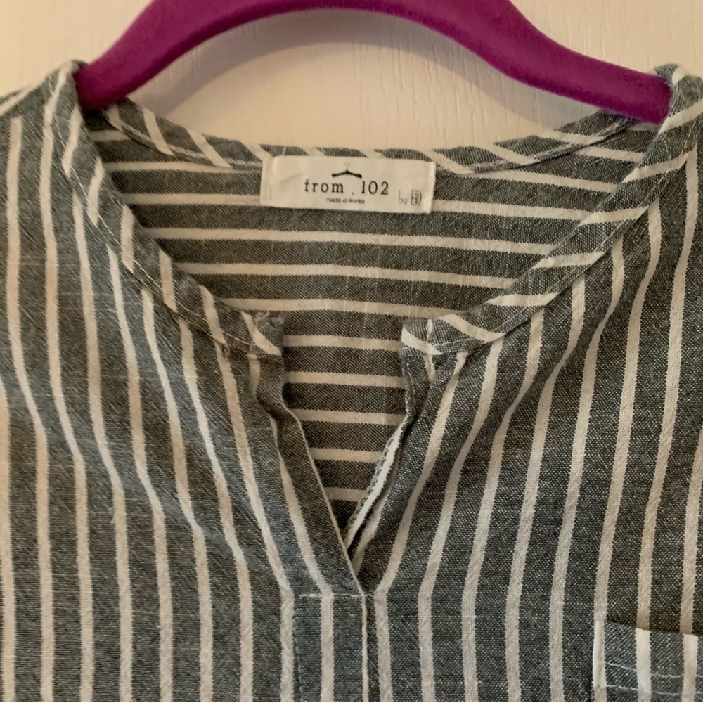 Pin stripe linen top - Picture 7 of 7